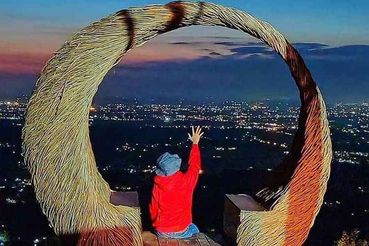 Menikmati wisata alam Dlinggo Puncak Becici Wisata Negeri Di atas Awan Yogyakarta Jago Rental Motor Jogja