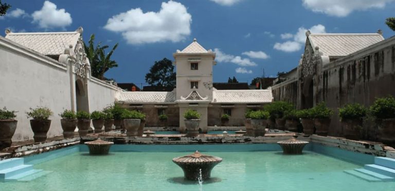 tempat pemandian puteri kraton taman sari jogja tempat wisata radius 5 km dari malioboro