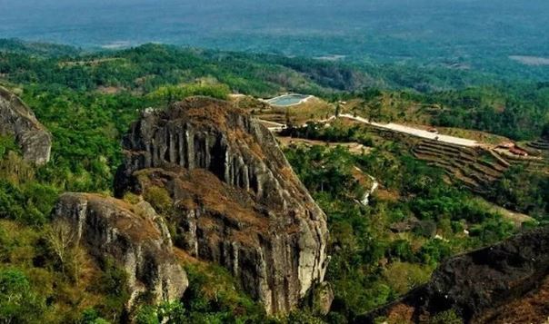 Sewa motor Jogja untuk menikmati wisata gunung api purba Nglanggeran Yogyakarta